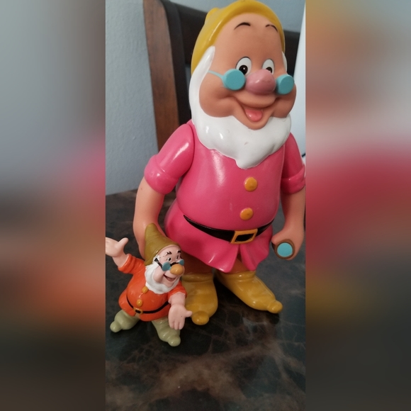 Snow White and The Seven Dwarfs - Picture 3 of 8